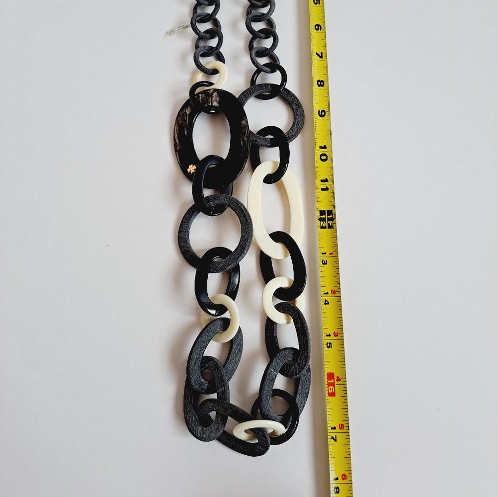 AMLE Italian Long Horn Chain Necklace - Picture 13 of 13